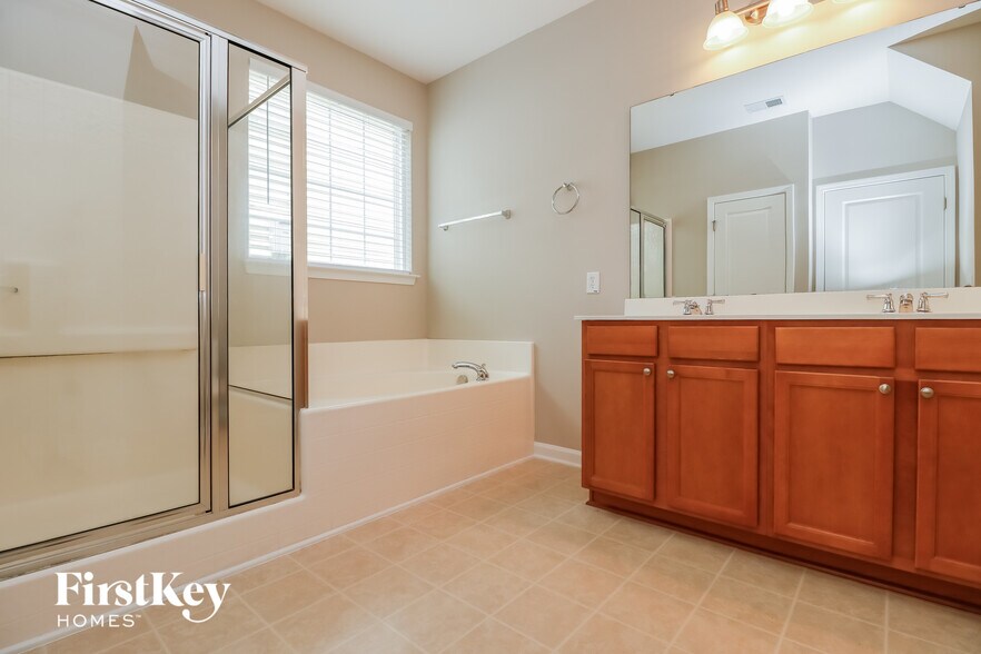 Building Photo - 115 Marinella Dr