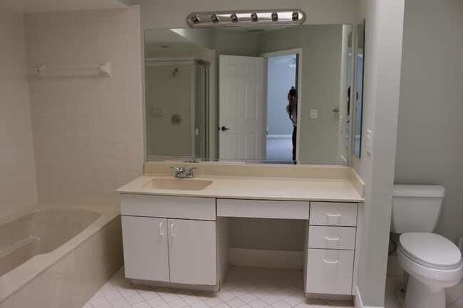 Building Photo - 2668 La Lique Cir