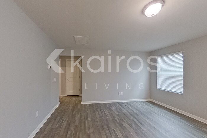 Building Photo - 2595 Provence Dr SE