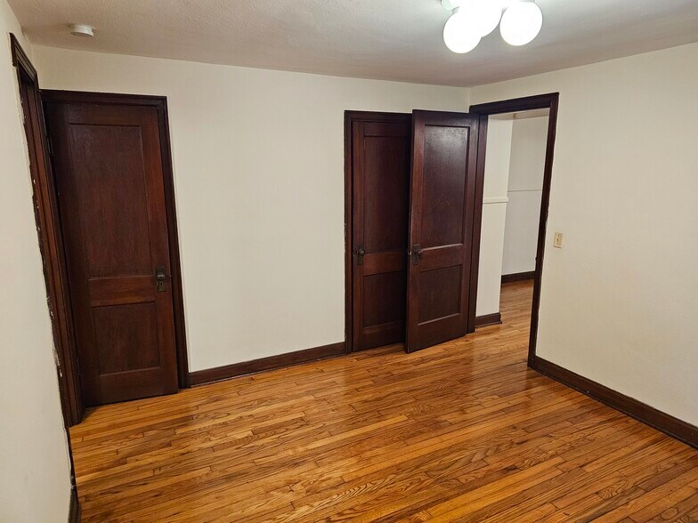 Building Photo - 111 Glenmary Ave