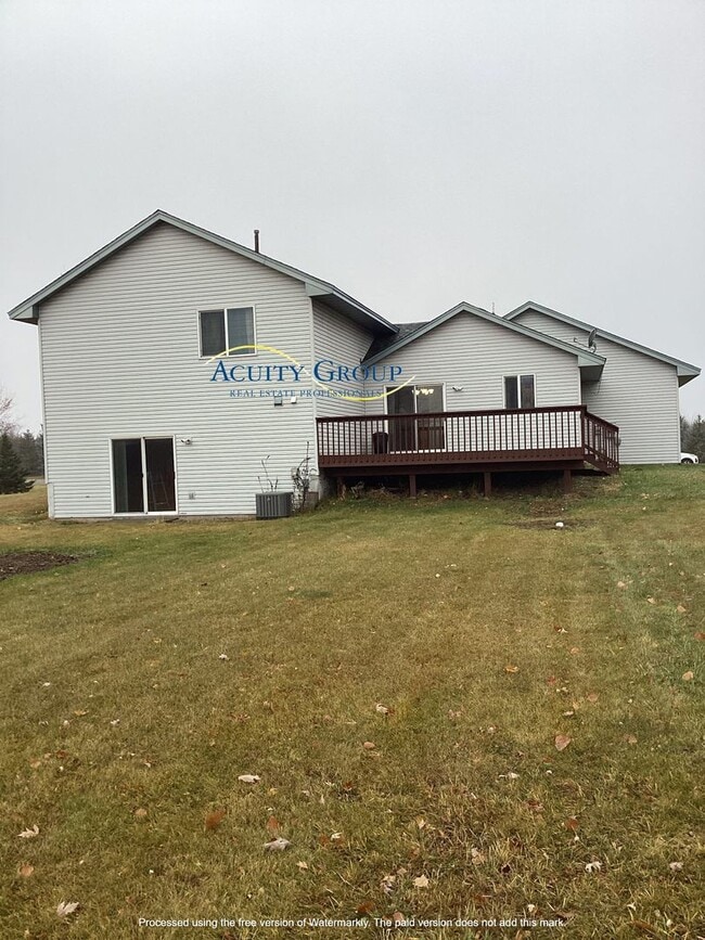 Building Photo - 3BR, 3BA Three Level Split in Zimmerman