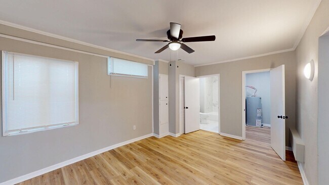 Building Photo - Walk to Downtown Prattville!!! 4/2 Completely Updated!