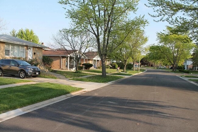 Building Photo - 18003 Greenview Terrace