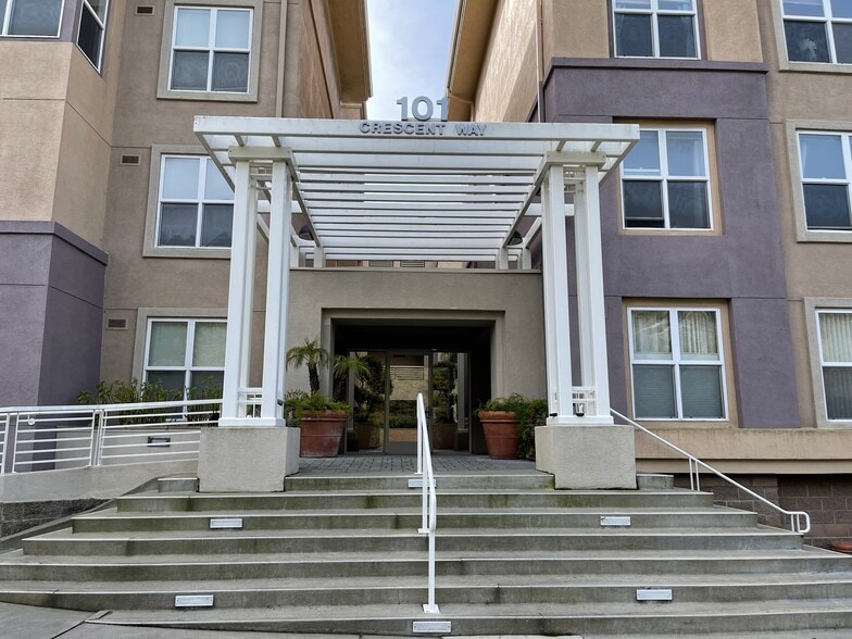 Building Photo - 101 Crescent Way