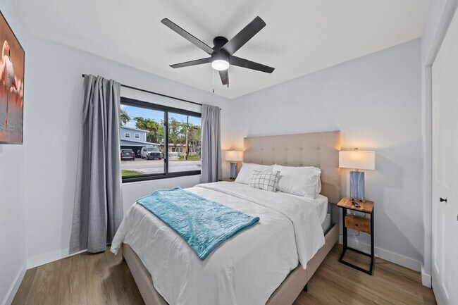 Building Photo - 115 Esther Dr