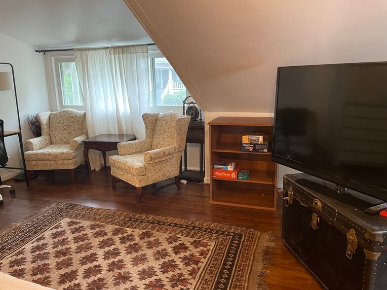 Loft bedroom - 4211 29th St