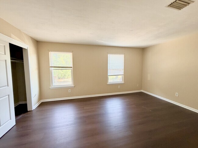Building Photo - 3937 Seeman Rd