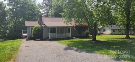 Building Photo - 2177 Lynmore Dr