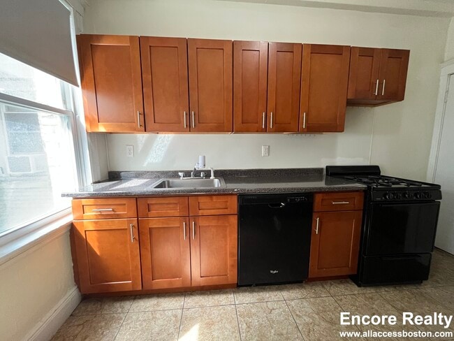 Building Photo - 1626 Commonwealth Ave