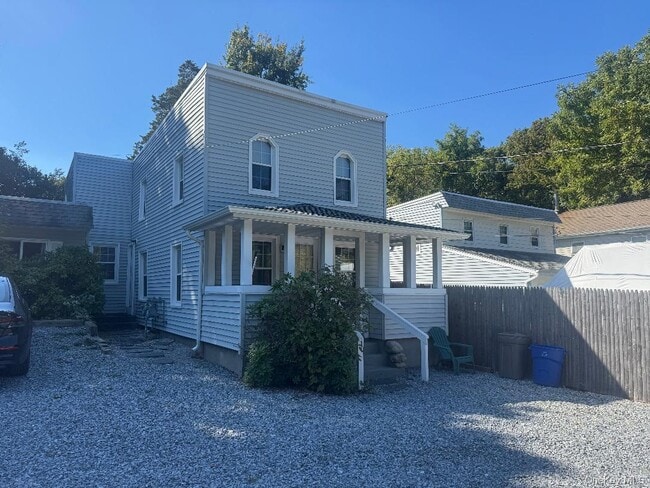 Primary Photo - 725 Park Ave