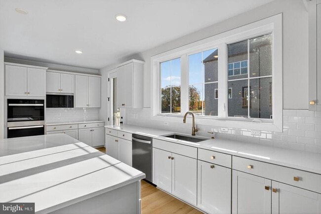 Building Photo - 42139 Gilded Stone Ter