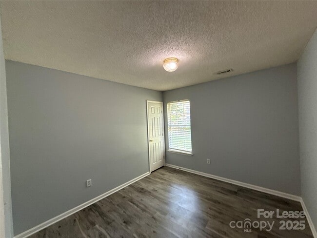 Building Photo - 3025 Longspur Dr