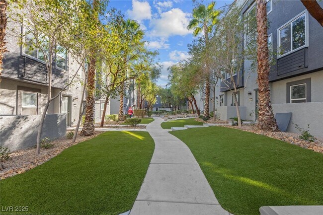 Building Photo - 9050 W Tropicana Ave