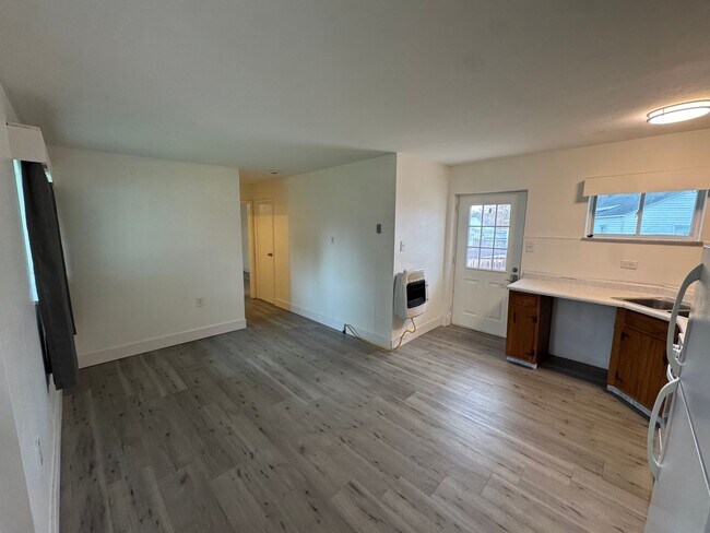 Building Photo - 4813 Sayre Ave