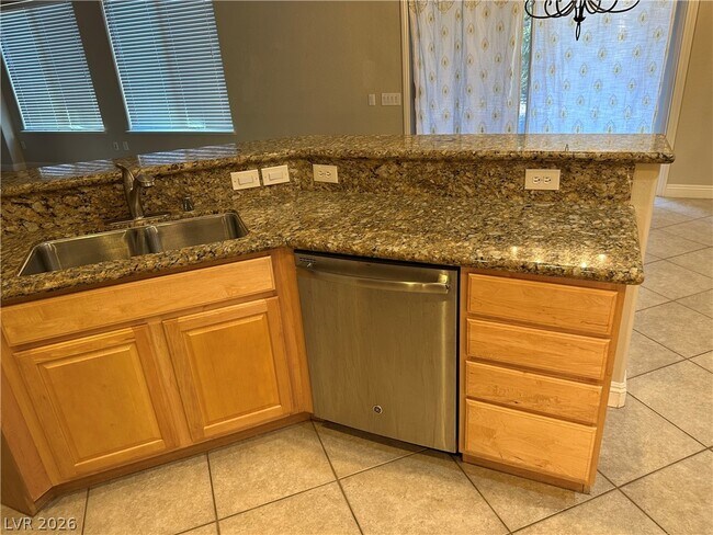 Building Photo - 3418 Singer Ln