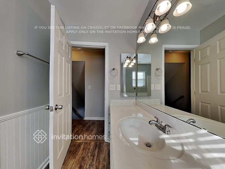 Building Photo - 12145 Autumn Winds Ln