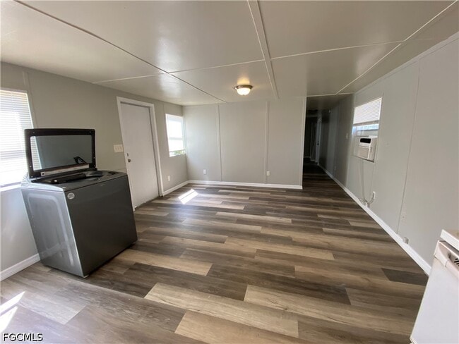 Building Photo - 2045 Bahia Ln