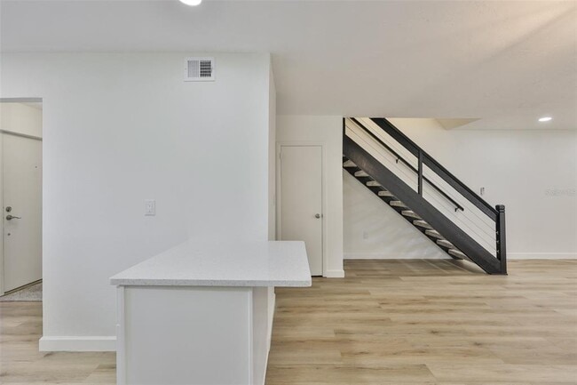 Building Photo - 1620 58th Ave S