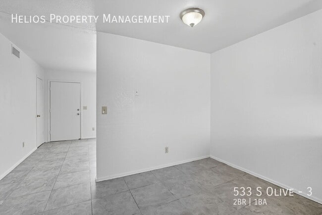 Building Photo - 533 S Olive
