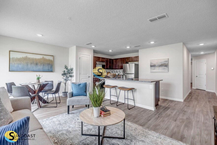 Building Photo - 6474 Sweetbay Ln