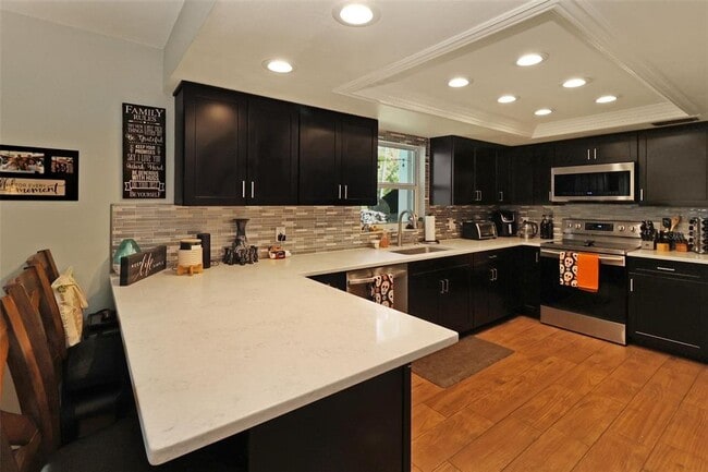 Building Photo - 18423 Swan Lake Dr