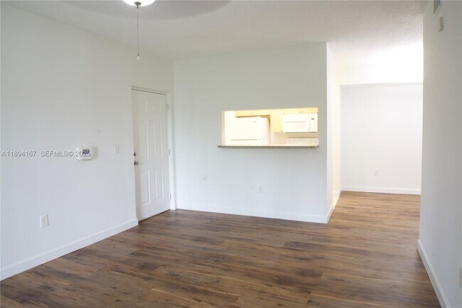 Building Photo - 2440 E Preserve Way