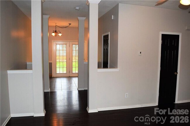 Building Photo - 21345 Aftonshire Dr