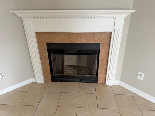 Building Photo - Large 3br 2ba with garage and privacy fence in Antioch, Tn