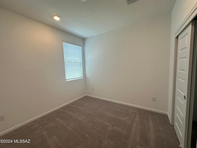 Building Photo - 10467 W Washburn St