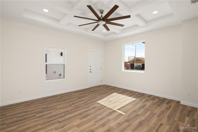 Building Photo - 609 N Onyx Ave