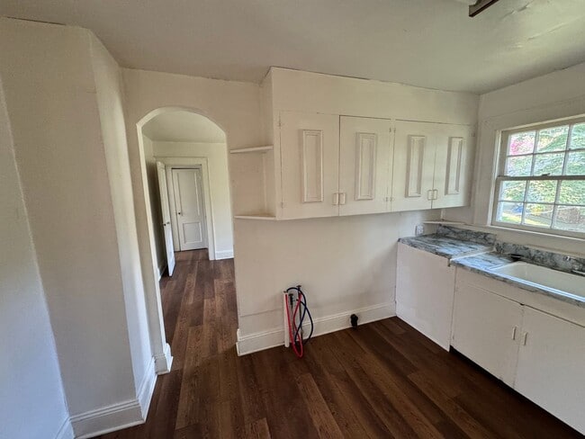Building Photo - Duplex walking distance to Uptown Shelby, NC