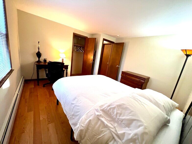 Building Photo - 215 Macktown Rd