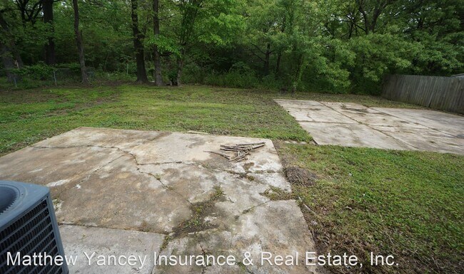 Building Photo - 3 br, 1.5 bath House - 1606 Brewer Ln