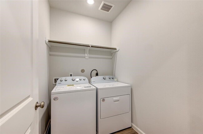 Building Photo - 94 Valiant Ridge Trail
