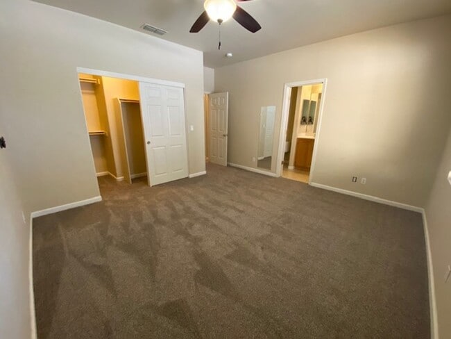 Building Photo - ~Beautiful 3 Bed 2 Bath House in Santa Rosa~