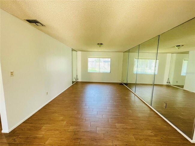Building Photo - 428 Breakwater Dr