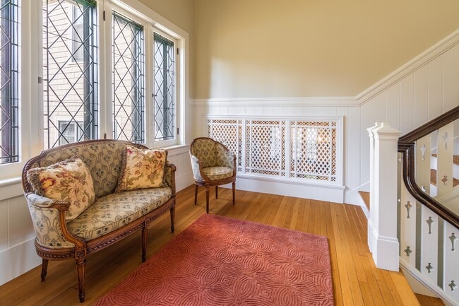 Building Photo - 39 Rockcraft