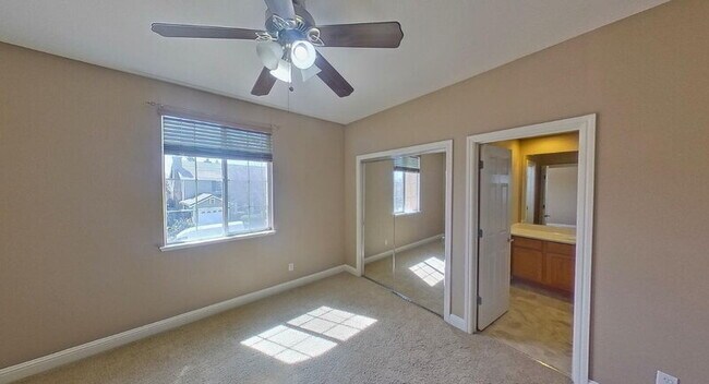 Building Photo - 1692 Woodhaven Cir