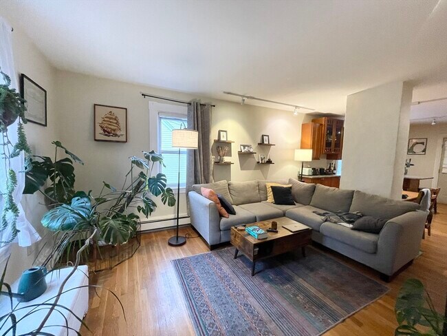 Primary Photo - 2 Hagar St