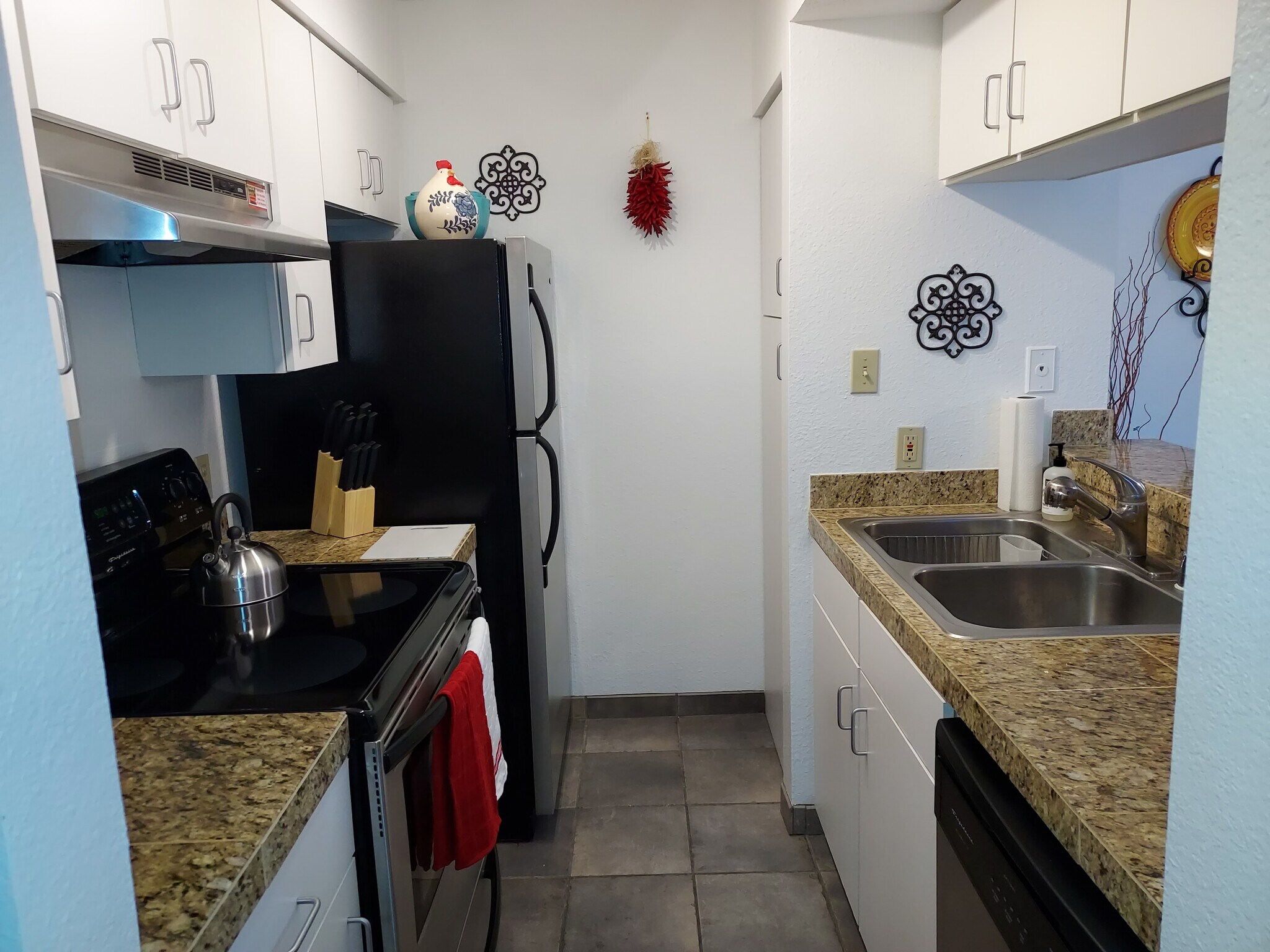 Kitchen - 941 Calle Mejia