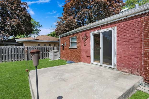 Building Photo - 8918 Parkside Ave