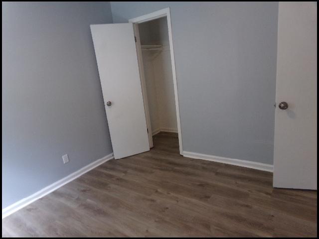 Building Photo - 4932 Longview Dr