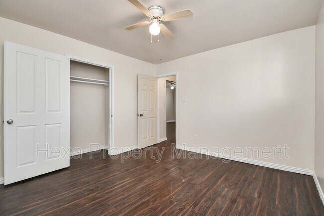 Building Photo - 4205 Phlox St