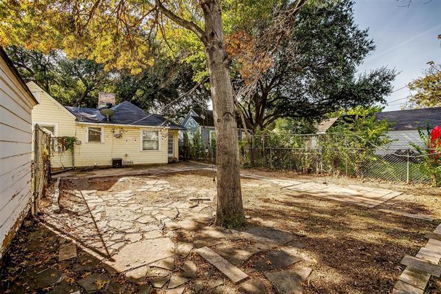 Building Photo - 3824 Birchman Ave