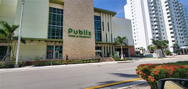 Building Photo - 2101 S Ocean Dr