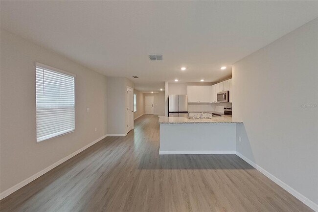 Building Photo - 8710 SW 44th Ct