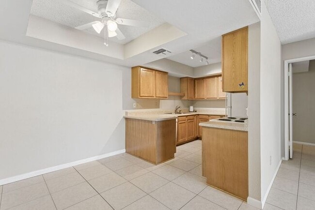 Building Photo - 4444 E Paradise Ln