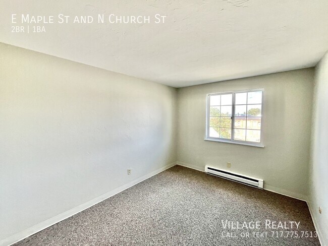 Building Photo - 361 E Maple St