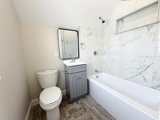 Building Photo - 3 1/2 Buffum St