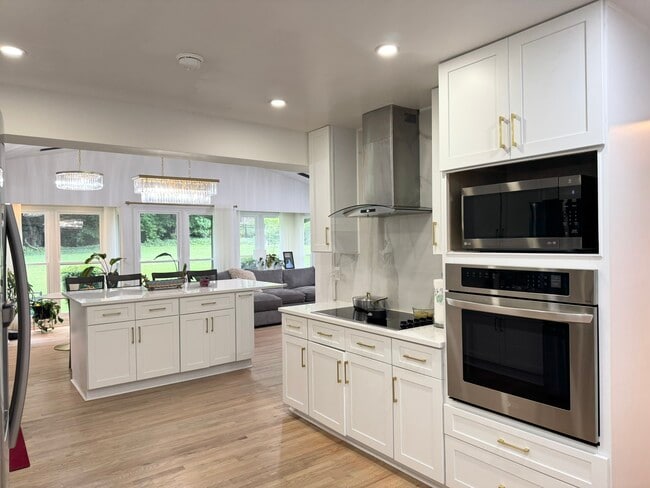 Building Photo - 3561 Duberry Ct NE